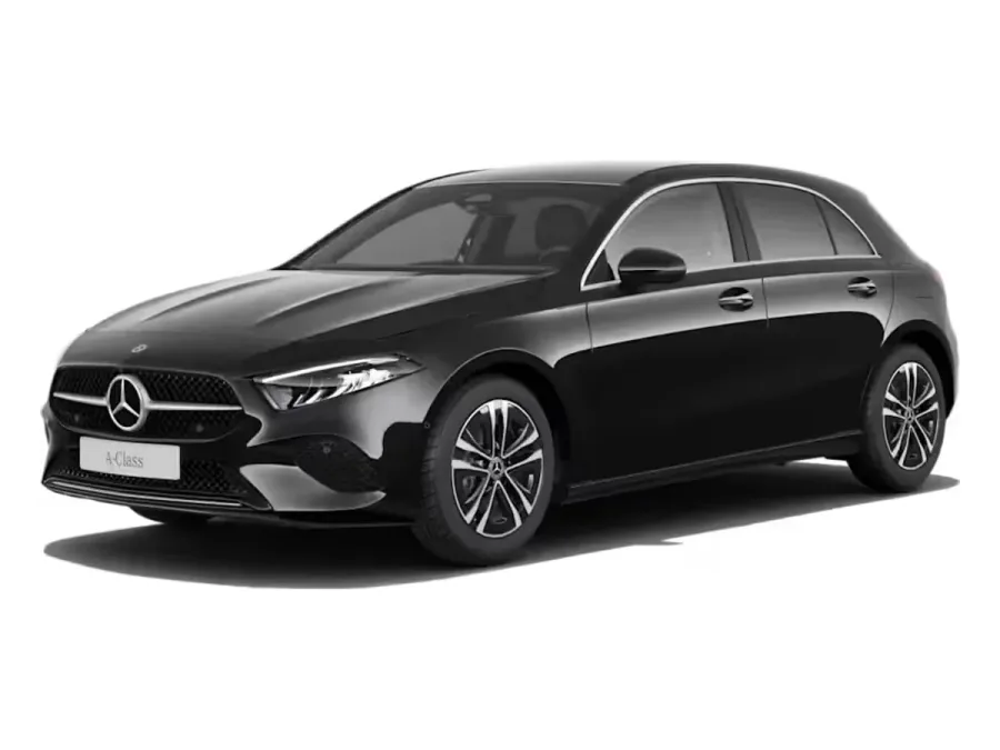 מרצדס-בנץ A-Class האצ'בק — מבט קדמי שלושת-רבעי על רקע סטודיו לבן