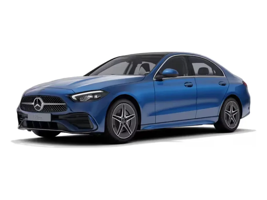 מרצדס-בנץ C-Class סדאן — מבט קדמי שלושת-רבעי על רקע סטודיו לבן